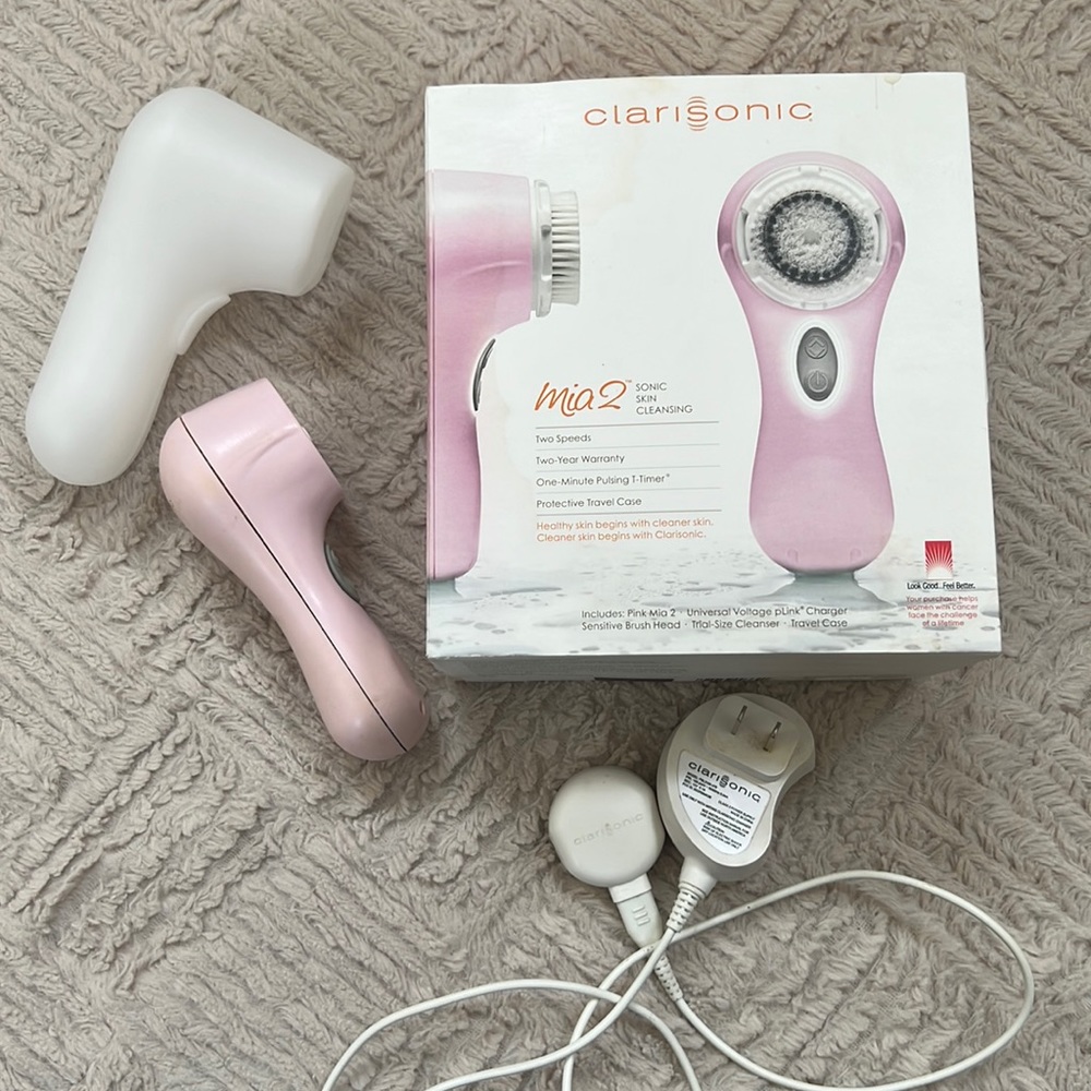 Clarisonic Mia 2 in pink with travel case